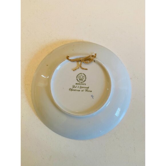 Vintage Bing & Grondahl Jule Aften 1971 Christmas at Home Blue & White Plate - Picture 4 of 7